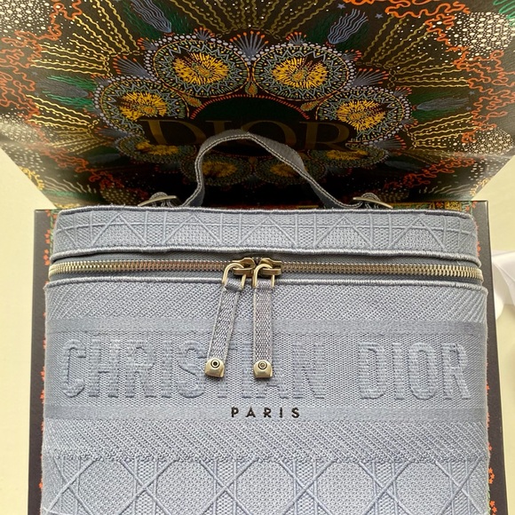 Christian Dior Travel Vanity Case. - Picture 3 of 12